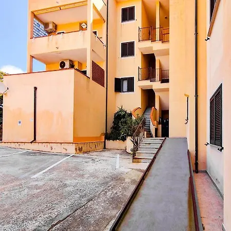 Residenza Iris Апартаменты Ла-Маддалена